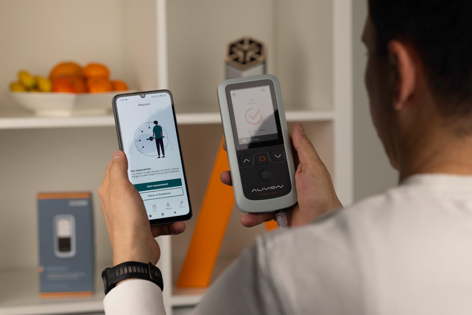 Alivion Nutrion device used together with a smartphone app
